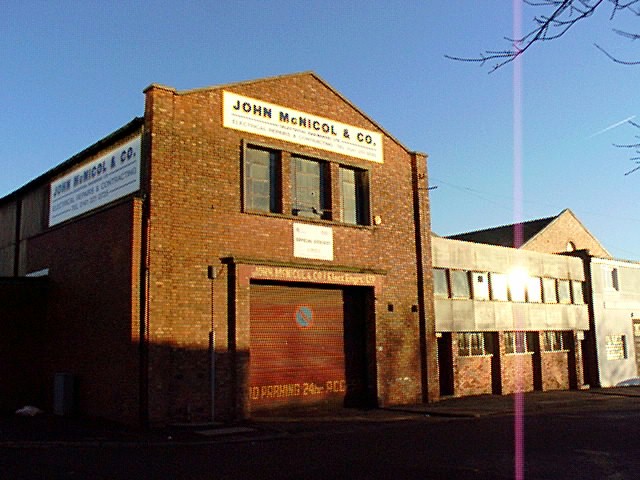 Blue skies over Finnieston