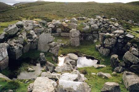 Five cell circular tomb