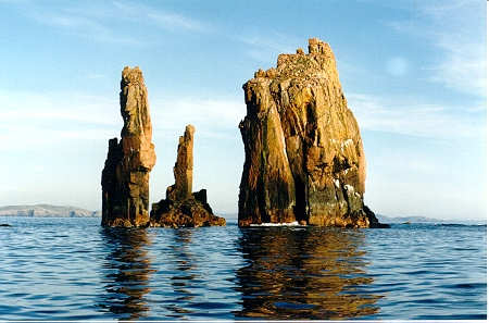 Sea view of the Drongs, Hillswick