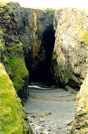 Holes of Scraada, Eshaness