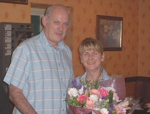 Barry Hicks presents the bouquet